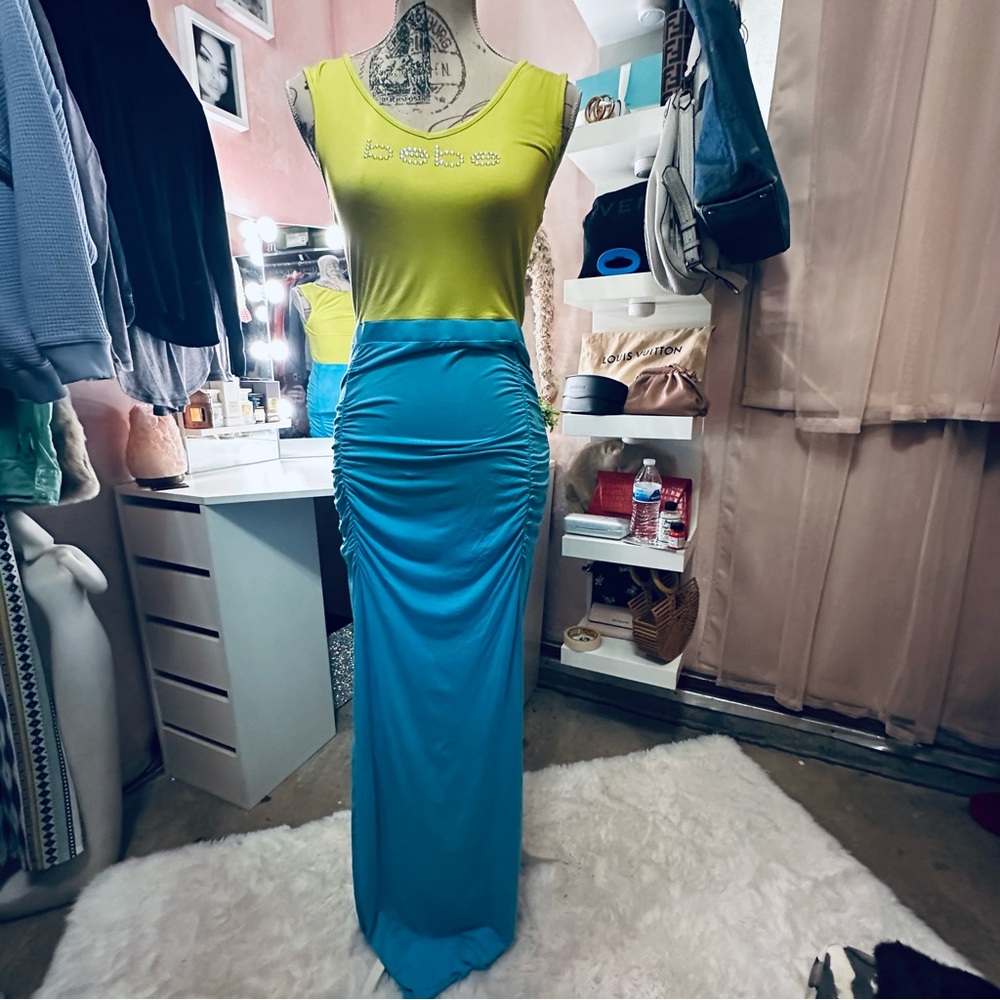 NWOT Bebe bright bold maxi dress with slits on each side